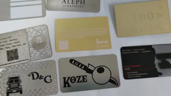 Tarjeta de metal de acero inoxidable de diseño libre 304, tarjeta de visita de metal cepillado de diseño único de recorte de lujo, tarjeta de imán de membresía VIP